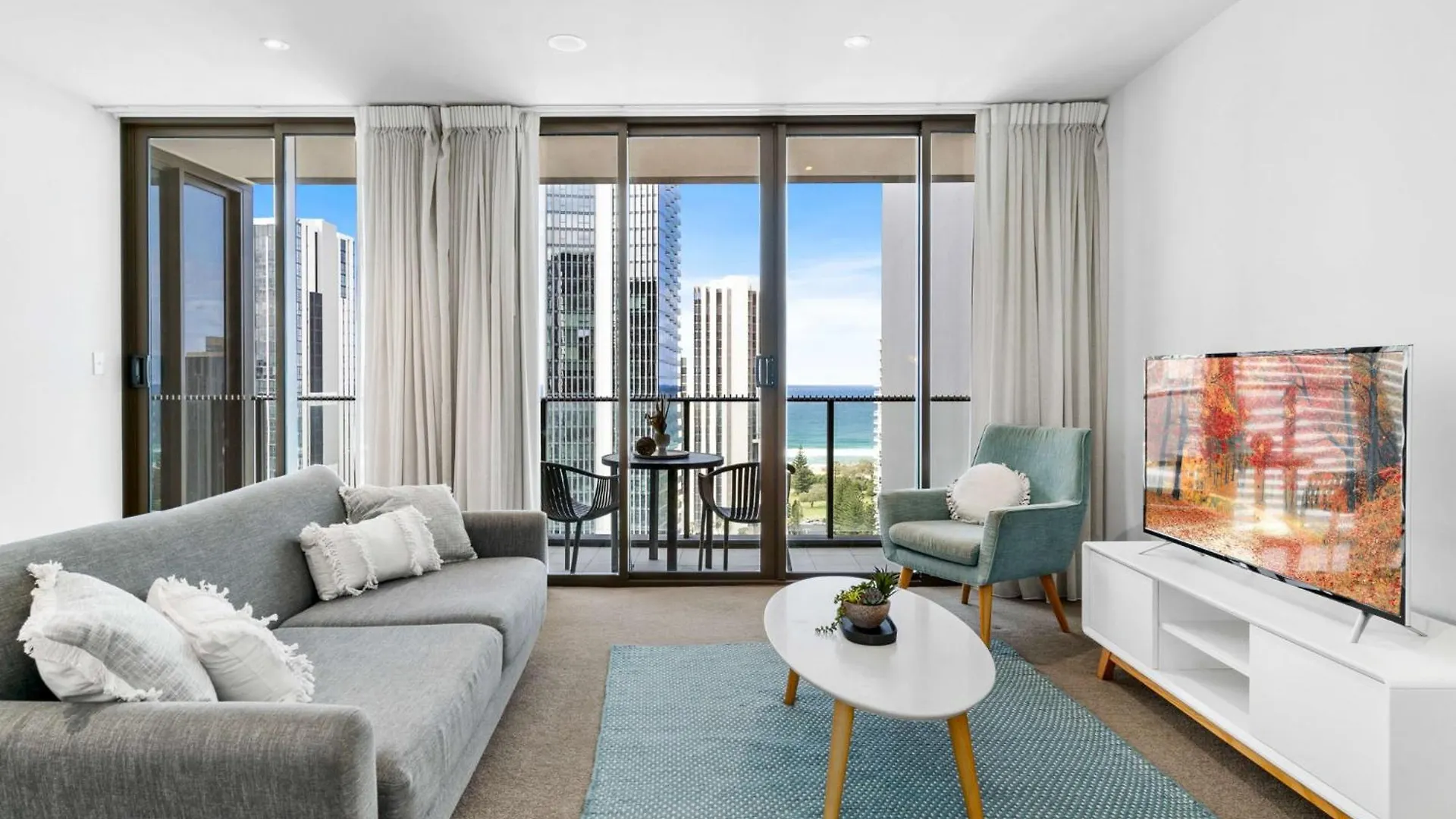 Elegant 2-Bed With Stunning Views, Pool, Bbq, Gym Apartment Gold Coast 0*,  Australia
