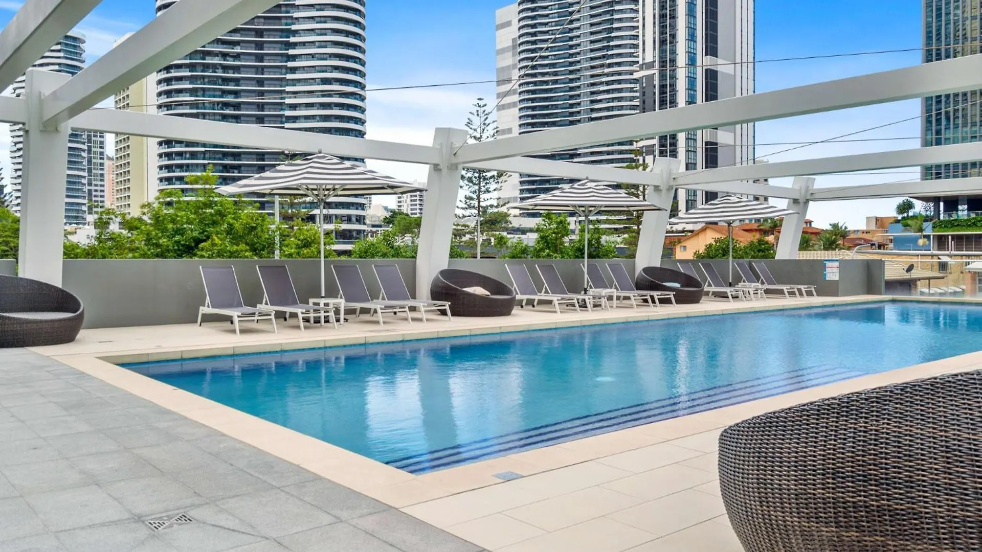 Elegant 2-Bed With Stunning Views, Pool, Bbq, Gym Apartment Gold Coast